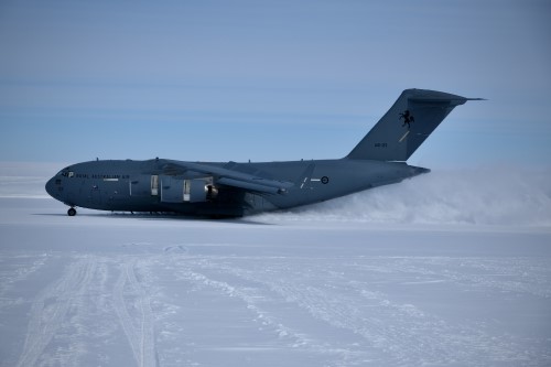 RAAF C-17A Globemaster in Antarctica