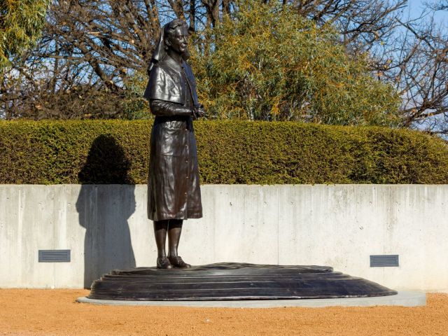 Bronze statue of nurse