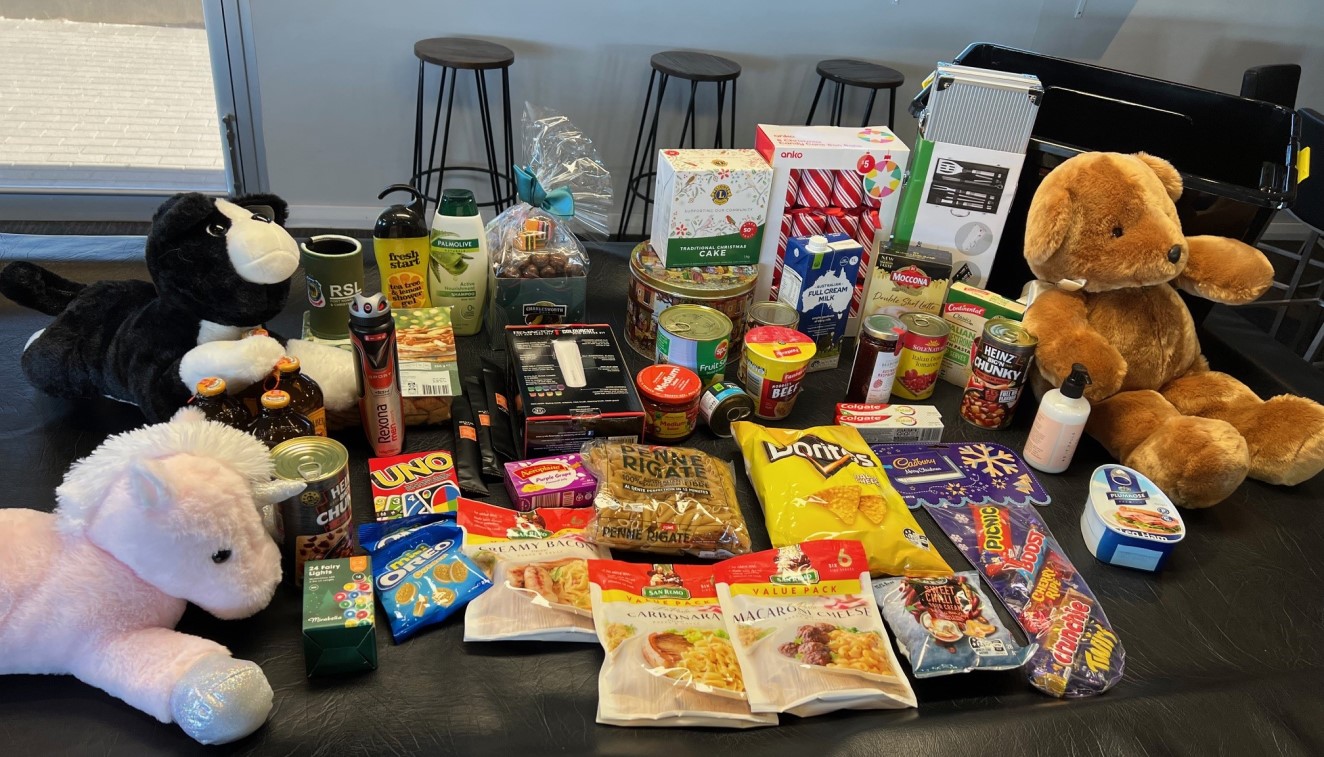 Christmas hamper contents 