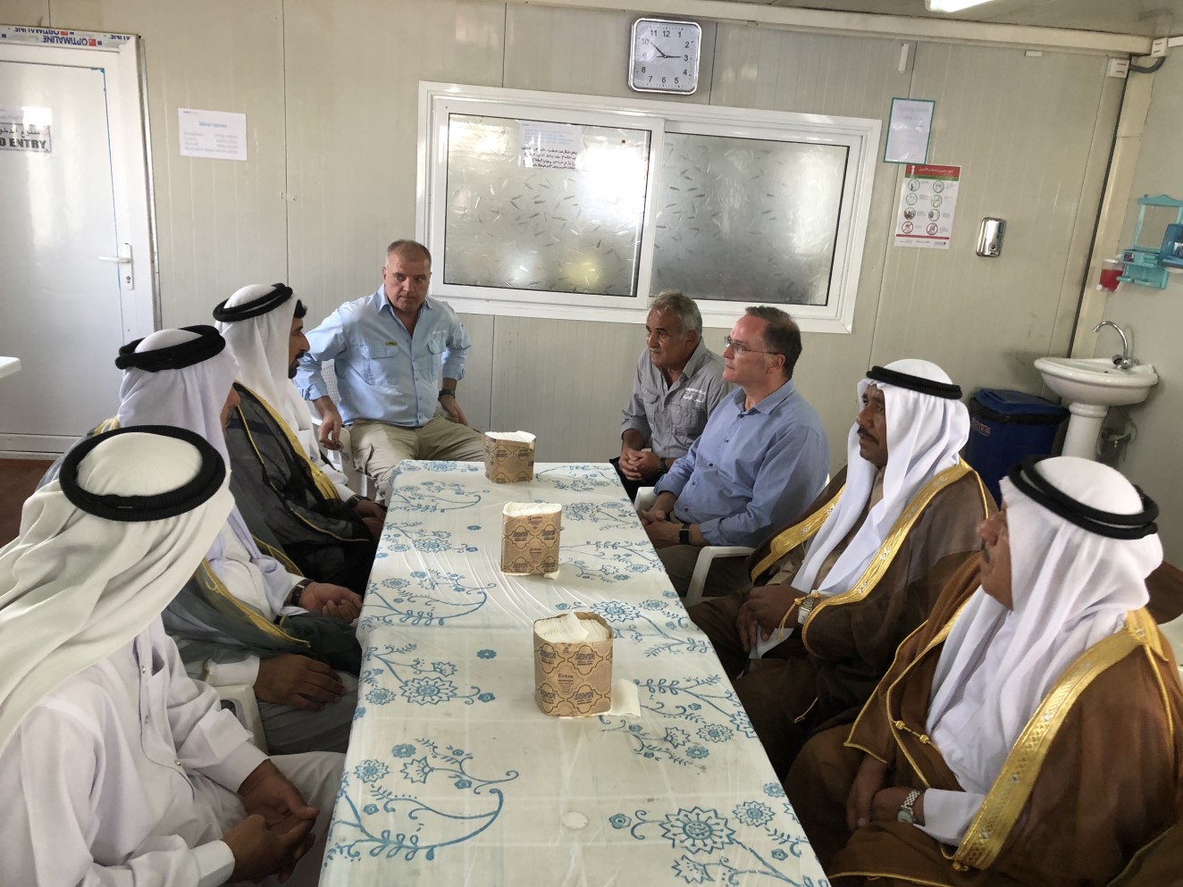 Glenn Keys meeting with local Iraqi leaders near Mosul