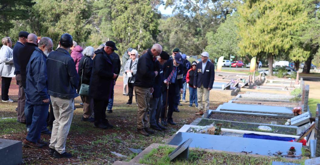 A headstone commemoration ceremony by The Headstone Project SA (2023-4 Marking First World War Private Graves Grants Program recipient)