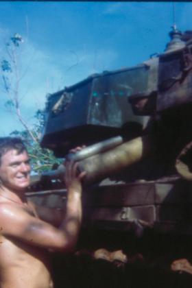 Barry Munari by Kev H 412.jpg